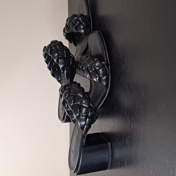 Sandals Time and Tru Women's Black Braided Slip on Heeled Memory Foam Size 9 - Picture 2 of 11